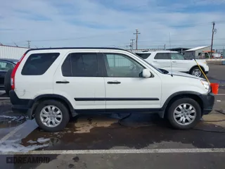 2006 Honda CR-V EX with VIN JHLRD78886C011532, listed as a IAAI auction lot 41682114 with 195,993 mi miles. Bid and sale history available at carsss.com. Image 13.