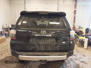 2018 Toyota 4Runner SR5 with VIN JTEBU5JR4J5575127, listed as a IAAI auction lot 41501797 with 84,854 mi miles. Bid and sale history available at carsss.com. Image 16.