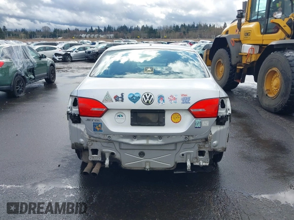 2012 Volkswagen Jetta S с VIN 3VW2K7AJ8CM394204, выставлен на аукционе IAAI как лот 41721042 с пробегом 215 326 миль миль и . История ставок и продаж доступна на DreamBid. Изображение 17.