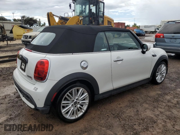 2024 MINI Convertible Cooper S z VIN WMW43DL02R3S01743, wystawiony jako Copart lot #70023744 z przebiegiem 6 847 mil mil oraz Szkoda całkowita • Salvage title. Historia ofert i sprzedaży dostępna na DreamBid. Obrazek 3.