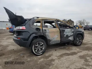 2019 Jeep Cherokee Trailhawk Elite with VIN 1C4PJMBX3KD425690, listed as a Copart auction lot 81963584 with 0 mi miles and Salvage Title. Bid and sale history available at carsss.com. Image 3.
