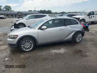 2009 Volvo C30 z VIN YV1MK672392132610, wystawiony jako Copart lot #55910335 z przebiegiem 107 385 mil mil oraz Szkoda całkowita • Salvage title. Historia ofert i sprzedaży dostępna na DreamBid. Obrazek 1.