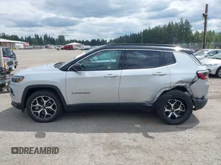 2025 Jeep Compass Limited with VIN 3C4NJDCNXST579277, listed as a IAAI auction lot 42544071 with 182 mi miles and . Bid and sale history available at DreamBid. Image 14.