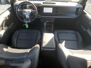 2023 Ford Bronco с VIN 1FMEE5DP6PLA81294, выставлен на аукционе Copart как лот 49076545 с пробегом 13 002 миль миль и На запчасти • Non repairable. История ставок и продаж доступна на DreamBid. Изображение 8.