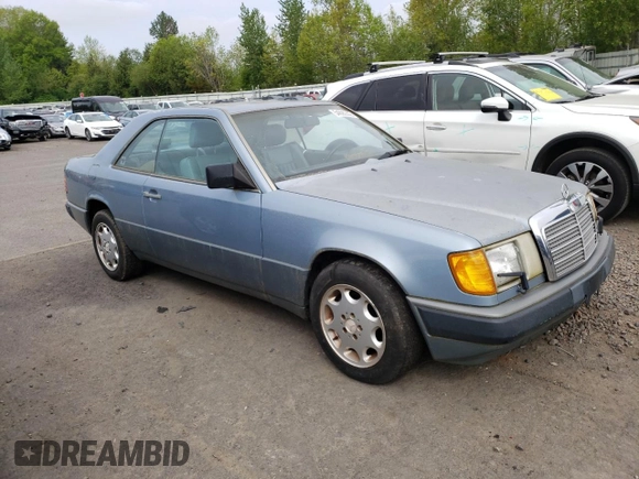 1988 Mercedes-Benz 300 with VIN WDBEA50D4JA612702, listed as a Copart auction lot 54090305 with 104,558 mi miles and Clean Title. Bid and sale history available at DreamBid. Image 4.