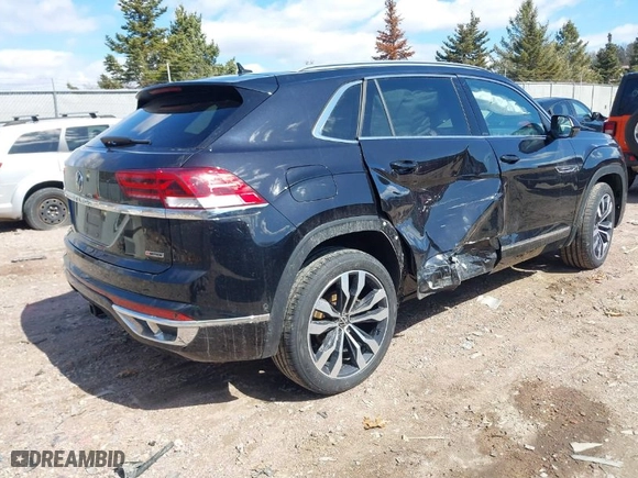 2022 Volkswagen Atlas Cross Sport 3.6L V6 SEL Premium R-Line with VIN 1V2FE2CA0NC201638, listed as a IAAI auction lot 41870251 with 45,373 mi miles. Bid and sale history available at carsss.com. Image 4.