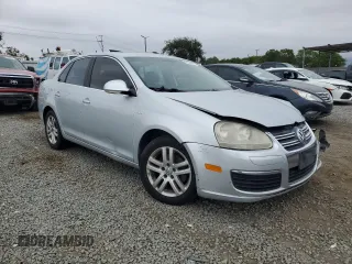 2007 Volkswagen Jetta Wolfsburg Edition with VIN 3VWEF71K57M138599, listed as a Copart auction lot 59546025 with 205,460 mi miles and Salvage title. Bid and sale history available at DreamBid. Image 4.