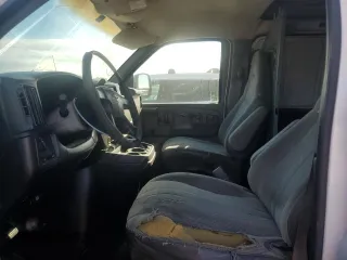 2003 Chevrolet Express Cargo with VIN 1GCGG25V031124732, listed as a Copart auction lot 47177195 with 188,841 mi miles and Salvage Title. Bid and sale history available at DreamBid. Image 7.