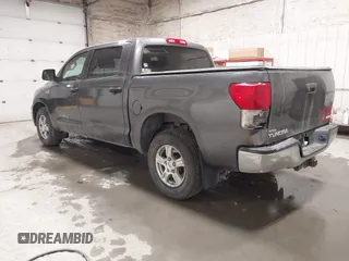 2011 Toyota Tundra z VIN 5TFDY5F15BX165995, wystawiony jako IAAI lot #41974036 z przebiegiem 278 309 mil mil oraz . Historia ofert i sprzedaży dostępna na DreamBid. Obrazek 3.
