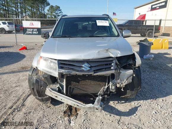 2013 Suzuki Grand Vitara Limited with VIN JS3TE0D74D4100091, listed as a IAAI auction lot 41684748 with 176,696 mi miles. Bid and sale history available at carsss.com. Image 13.