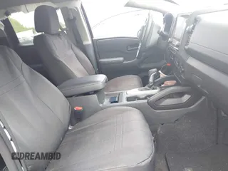 2022 Nissan Frontier SV z VIN 1N6ED1EK9NN619293, wystawiony jako IAAI lot #42525027 z przebiegiem 58 055 mil mil oraz . Historia ofert i sprzedaży dostępna na DreamBid. Obrazek 5.
