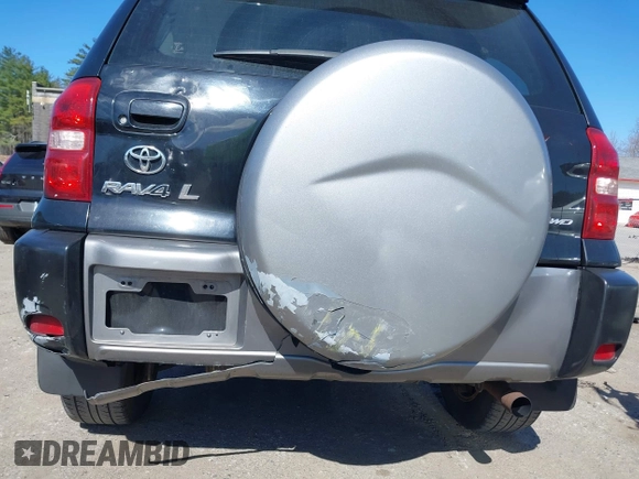 2005 Toyota RAV4 with VIN JTEHD20V156043793, listed as a IAAI auction lot 42061744 with 209,486 mi miles. Bid and sale history available at carsss.com. Image 6.