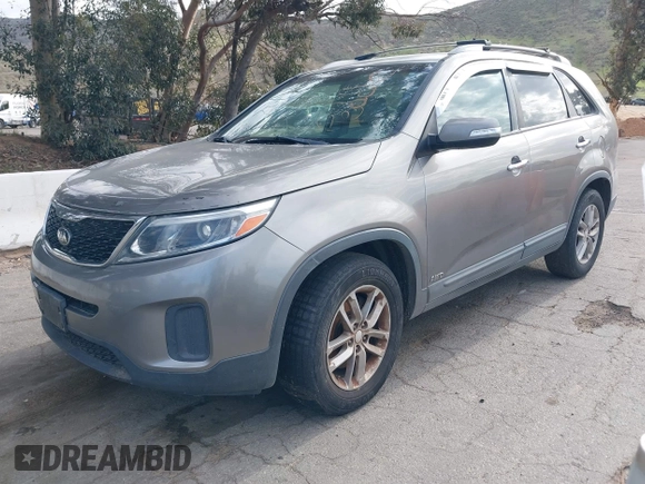 2015 Kia Sorento LX with VIN 5XYKTDA79FG584016, listed as a IAAI auction lot 41703361 with 123,265 mi miles. Bid and sale history available at carsss.com. Image 17.