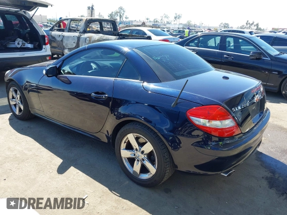 2007 Mercedes-Benz SLK 280 z VIN WDBWK54F67F147056, wystawiony jako IAAI lot #41844751 z przebiegiem 166 042 mil mil oraz . Historia ofert i sprzedaży dostępna na DreamBid. Obrazek 3.