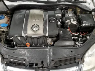 2006 Volkswagen Jetta z VIN 3VWRF31K86M618158, wystawiony jako Copart lot #42728175 z przebiegiem 117 433 mil mil oraz Czysty tytuł • Clean title. Historia ofert i sprzedaży dostępna na DreamBid. Obrazek 11.