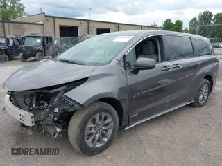 2021 Toyota Sienna LE with VIN 5TDKRKEC9MS034194, listed as a IAAI auction lot 42552990 with 21,633 mi miles and . Bid and sale history available at DreamBid. Image 18.
