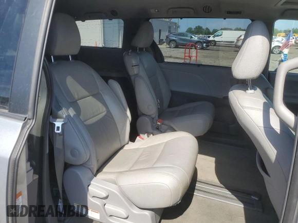 2018 Toyota Sienna XLE Auto Access Seat with VIN 5TDYZ3DC3JS918449, listed as a Copart auction lot 65250505 with 188,465 mi miles and Salvage title. Bid and sale history available at DreamBid. Image 11.