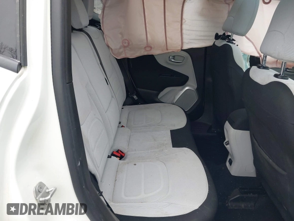 2018 Jeep Renegade Latitude with VIN ZACCJABB3JPJ30796, listed as a IAAI auction lot 41925363 with 71,397 mi miles. Bid and sale history available at carsss.com. Image 8.