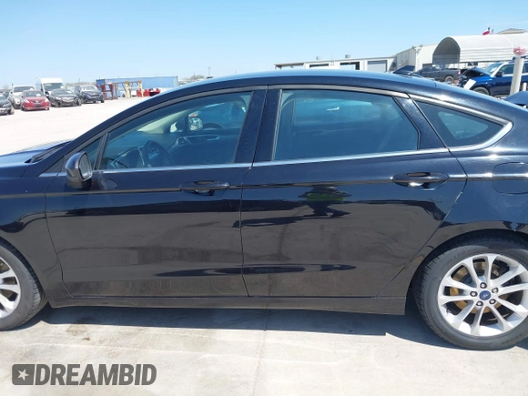 2020 Ford Fusion SE with VIN 3FA6P0HD9LR142841, listed as a IAAI auction lot 41743543 with 58,068 mi miles. Bid and sale history available at carsss.com. Image 15.