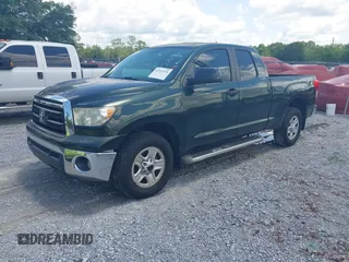 2010 Toyota Tundra z VIN 5TFRM5F19AX001732, wystawiony jako IAAI lot #42397135 z przebiegiem 191 780 mil mil oraz . Historia ofert i sprzedaży dostępna na DreamBid. Obrazek 2.