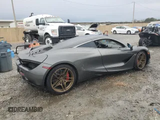 2018 McLaren 720S z VIN SBM14DCA1JW001121, wystawiony jako Copart lot #85629594 z przebiegiem 15 342 mil mil oraz Szkody całkowita. Historia ofert i sprzedaży dostępna na DreamBid. Obrazek 3.
