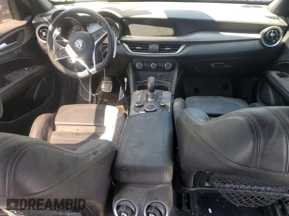2018 Alfa Romeo Stelvio Ti Sport z VIN ZASFAKNNXJ7B84760, wystawiony jako Copart lot #52219395 z przebiegiem 110 145 mil mil oraz Czysty tytuł • Clean title. Historia ofert i sprzedaży dostępna na DreamBid. Obrazek 8.