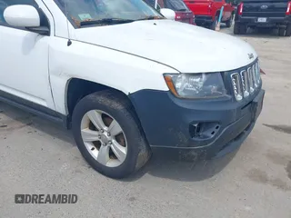 2016 Jeep Compass Latitude z VIN 1C4NJDEB6GD596061, wystawiony jako IAAI lot #42623673 z przebiegiem 180 777 mil mil oraz . Historia ofert i sprzedaży dostępna na DreamBid. Obrazek 6.