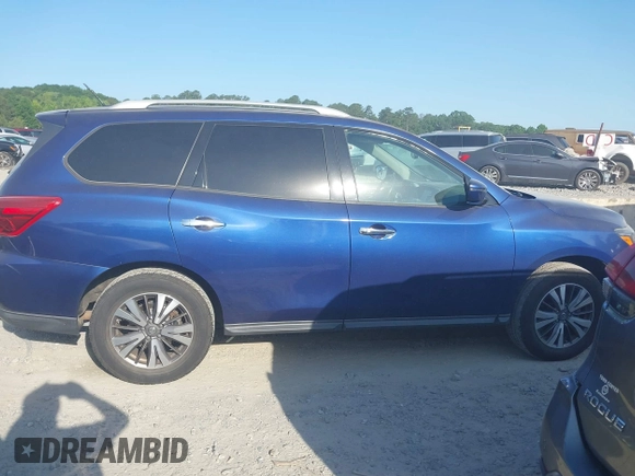 2017 Nissan Pathfinder SV z VIN 5N1DR2MM9HC616253, wystawiony jako IAAI lot #42333509 z przebiegiem 126 551 mil mil oraz . Historia ofert i sprzedaży dostępna na DreamBid. Obrazek 13.