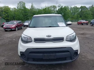 2019 Kia Soul z VIN KNDJN2A20K7656081, wystawiony jako IAAI lot #42272939 z przebiegiem 140 223 mil mil oraz . Historia ofert i sprzedaży dostępna na DreamBid. Obrazek 6.