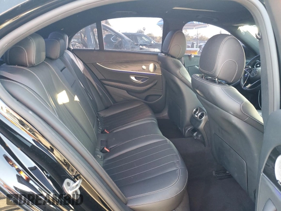 2022 Mercedes-Benz E 350 z VIN W1KZF8DB0NB085097, wystawiony jako Copart lot #46523145 z przebiegiem 65 247 mil mil oraz Szkoda całkowita • Salvage title. Historia ofert i sprzedaży dostępna na DreamBid. Obrazek 11.