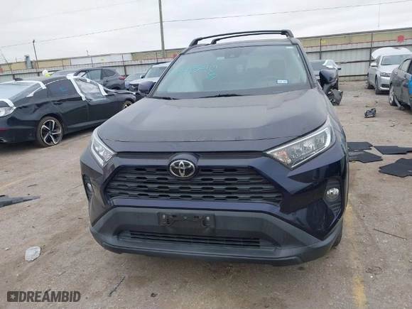 2019 Toyota RAV4 XLE with VIN 2T3W1RFV4KC021738, listed as a IAAI auction lot 41540970 with NaN miles. Bid and sale history available at carsss.com. Image 13.