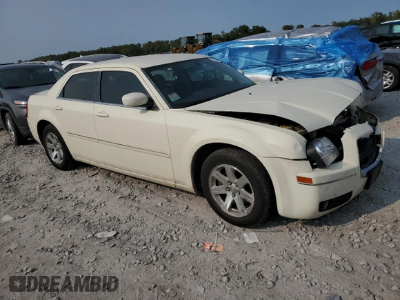 2007 Chrysler 300 Signature with VIN 2C3KA53GX7H715860, listed as a Copart auction lot 71077054 with 108,245 mi miles and Salvage Title. Bid and sale history available at carsss.com. Image 4.