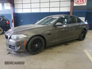 2011 BMW 5 Series 550i xDrive z VIN WBAFU9C55BC784846, wystawiony jako Copart lot #60853225 z przebiegiem 104 682 mil mil oraz Czysty tytuł • Clean title. Historia ofert i sprzedaży dostępna na DreamBid. Obrazek 1.