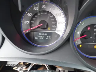 2007 Acura TL with VIN 19UUA66287A023297, listed as a IAAI auction lot 42111537 with 226,242 mi miles. Bid and sale history available at carsss.com. Image 7.