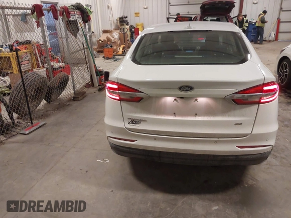 2019 Ford Fusion SE with VIN 3FA6P0H78KR210183, listed as a IAAI auction lot 41489110 with 139,615 mi miles. Bid and sale history available at carsss.com. Image 16.