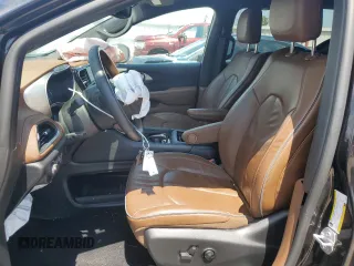 2021 Chrysler Pacifica Limited z VIN 2C4RC3GG3MR581931, wystawiony jako Copart lot #59313964 z przebiegiem 17 mil mil oraz Szkoda całkowita • Salvage title. Historia ofert i sprzedaży dostępna na DreamBid. Obrazek 7.