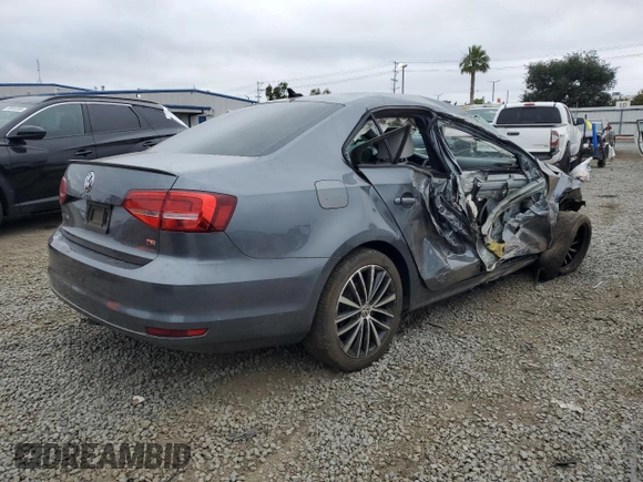 2015 Volkswagen Jetta SE with VIN 3VWD17AJ9FM329149, listed as a Copart auction lot 59561285 with 111,552 mi miles and Salvage title. Bid and sale history available at DreamBid. Image 3.