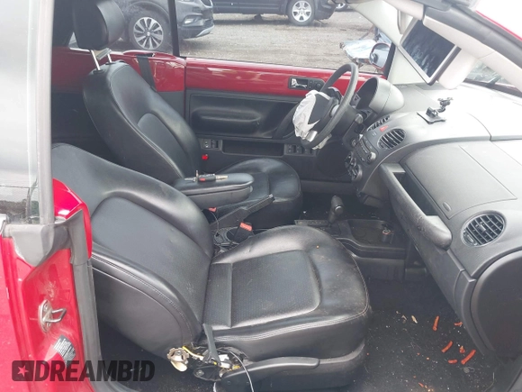 2006 Volkswagen Beetle with VIN 3VWRF31Y66M330188, listed as a IAAI auction lot 42604631 with 42,216 mi miles and . Bid and sale history available at DreamBid. Image 5.
