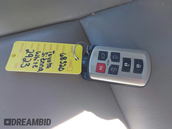 2015 Toyota Sienna XLE с VIN 5TDYK3DC6FS652923, выставлен на аукционе IAAI как лот 42309984 с пробегом 111 737 миль миль и . История ставок и продаж доступна на DreamBid. Изображение 11.