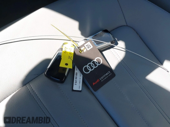 2023 Audi Q5 S line Premium Plus z VIN WA1EAAFY4P2052682, wystawiony jako IAAI lot #42118016 z przebiegiem 24 135 mil mil oraz . Historia ofert i sprzedaży dostępna na DreamBid. Obrazek 11.