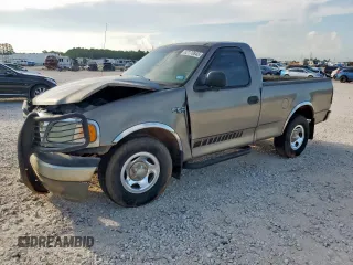 2002 Ford F-150 XL z VIN 1FTRF17232NB22280, wystawiony jako Copart lot #62170845 z przebiegiem 216 468 mil mil oraz Szkoda całkowita • Salvage title. Historia ofert i sprzedaży dostępna na DreamBid. Obrazek 1.