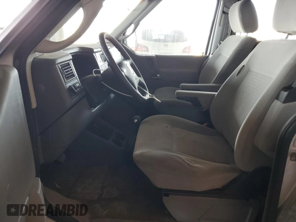 2002 Volkswagen EuroVan MV with VIN WV2NB47082H069960, listed as a Copart auction lot 45790435 with 203,008 mi miles and Salvage Title. Bid and sale history available at DreamBid. Image 7.
