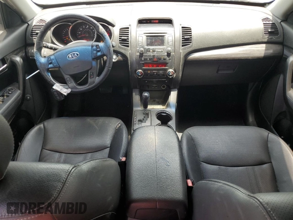 2013 Kia Sorento EX с VIN 5XYKU3A67DG320272, выставлен на аукционе Copart как лот 59878535 с пробегом 118 487 миль миль и Списание • Salvage title. История ставок и продаж доступна на DreamBid. Изображение 8.