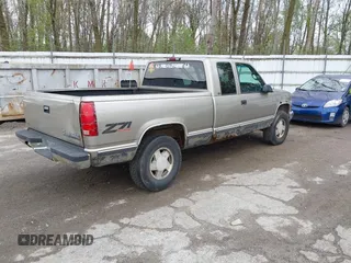 1998 Chevrolet Silverado 1500 with VIN 1GCEK19R6WR112281, listed as a IAAI auction lot 42180075 with 185,399 mi miles and . Bid and sale history available at DreamBid. Image 4.