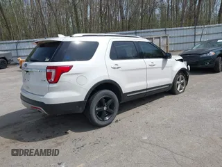 2017 Ford Explorer XLT z VIN 1FM5K8DH4HGA21835, wystawiony jako IAAI lot #42148816 z przebiegiem 109 583 mil mil oraz . Historia ofert i sprzedaży dostępna na DreamBid. Obrazek 4.
