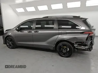 2022 Toyota Sienna XSE z VIN 5TDDRKEC6NS097540, wystawiony jako Copart lot #52853935 z przebiegiem 35 096 mil mil oraz Czysty tytuł • Clean title. Historia ofert i sprzedaży dostępna na DreamBid. Obrazek 2.