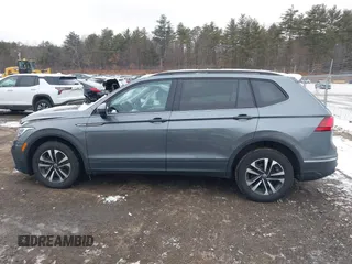 2022 Volkswagen Tiguan S with VIN 3VV0B7AX9NM032305, listed as a IAAI auction lot 41327587 with 49,524 mi miles. Bid and sale history available at carsss.com. Image 14.