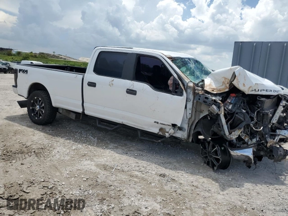 2017 Ford F-250 Lariat with VIN 1FT7W2BT6HEE28377, listed as a Copart auction lot 63569015 with 191,057 mi miles and Salvage title. Bid and sale history available at DreamBid. Image 4.