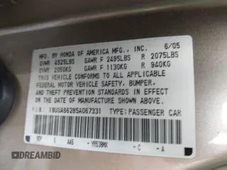 2005 Acura TL with VIN 19UUA66285A067331, listed as a IAAI auction lot 41935617 with 204,935 mi miles. Bid and sale history available at carsss.com. Image 9.