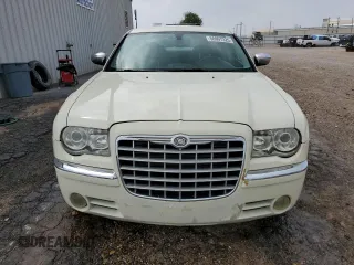 2005 Chrysler 300 with VIN 2C3JA63H95H142411, listed as a Copart auction lot 50997325 with 181,958 mi miles and Clean Title. Bid and sale history available at carsss.com. Image 5.